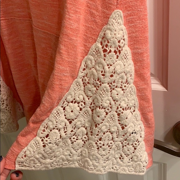 Super cute hooded sweater top 💋💗 - Picture 2 of 5